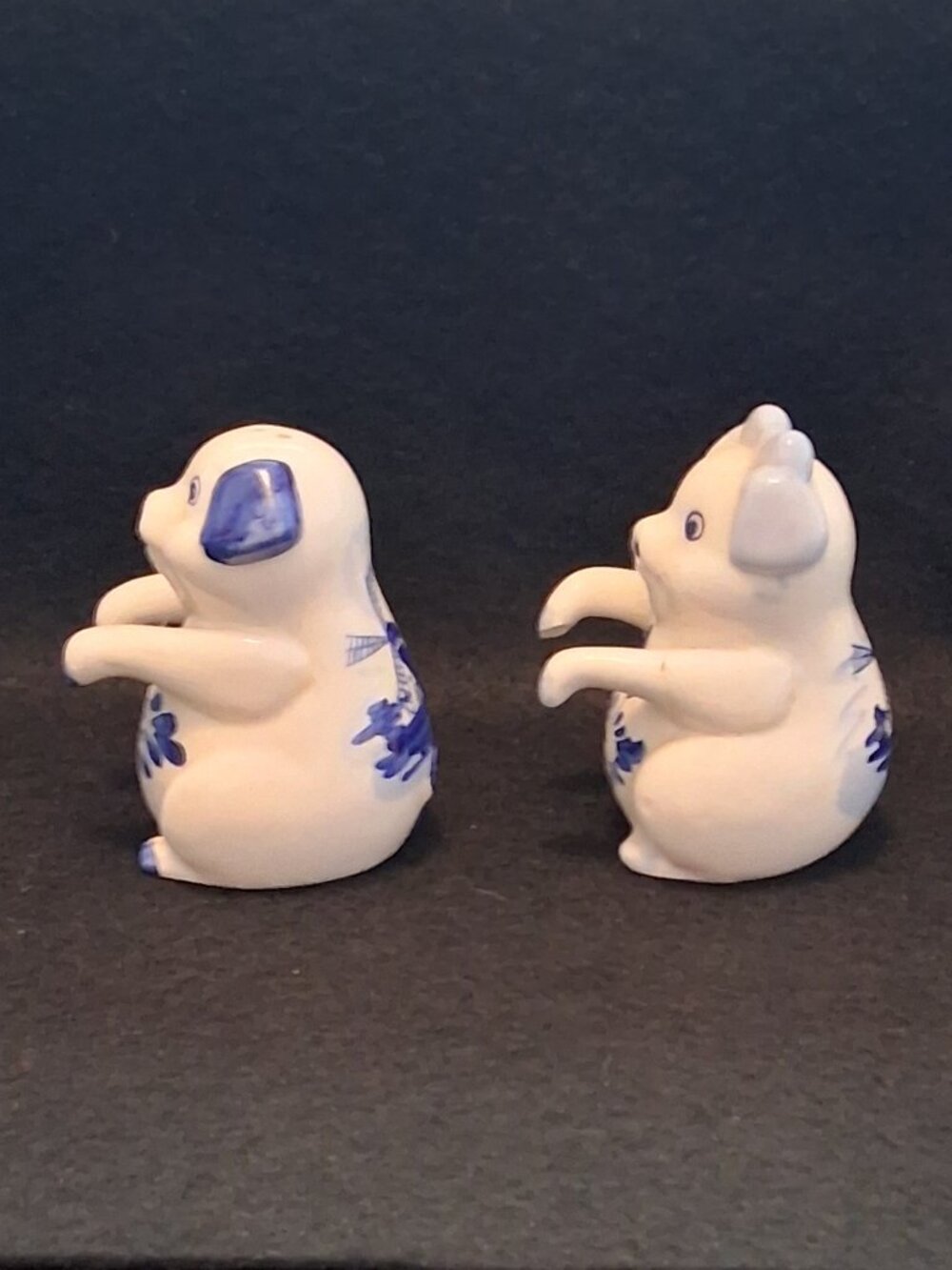 Vintage (1960s - 1980s) Delft Blue Pig Salt & Pepper Shakers Windmill Floral Set - Picture 5 of 8